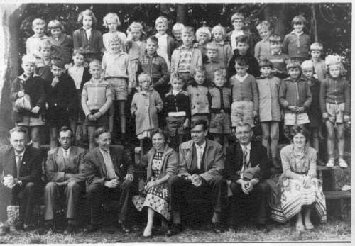 Blokfluitclub onder leiding van Meester Frans Gerard Griepsma in 1959-60
