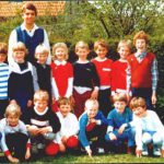 De 1e en 2e klas van de Basisschool Tjerkwerd 1982