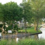 Wat is het een mooi plekje aan het water